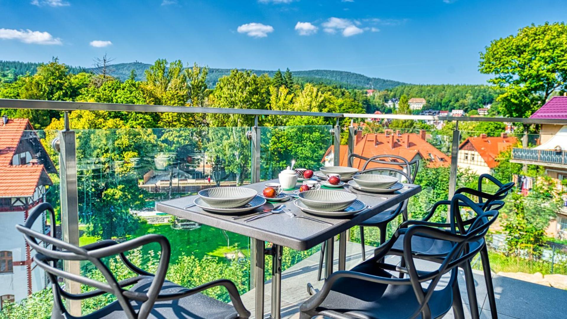 Z Basenem I Saunami Stone Hill Vip Centrum By Royal Aparts *