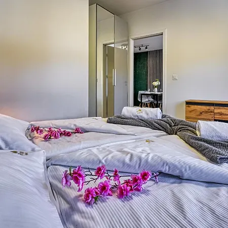 Apartamenty Z Basenem I Saunami Stone Hill Resort Vip Centrum By Royal Aparts Szklarska Poręba Esterno foto