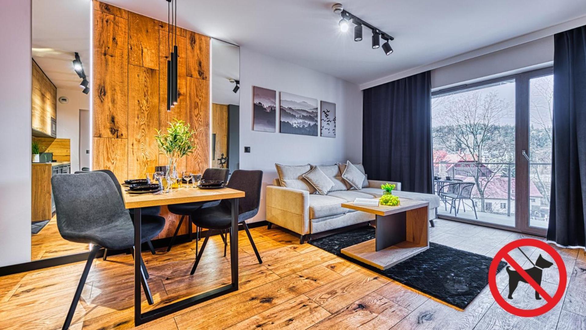 Z Basenem I Saunami Stone Hill Vip Centrum By Royal Aparts