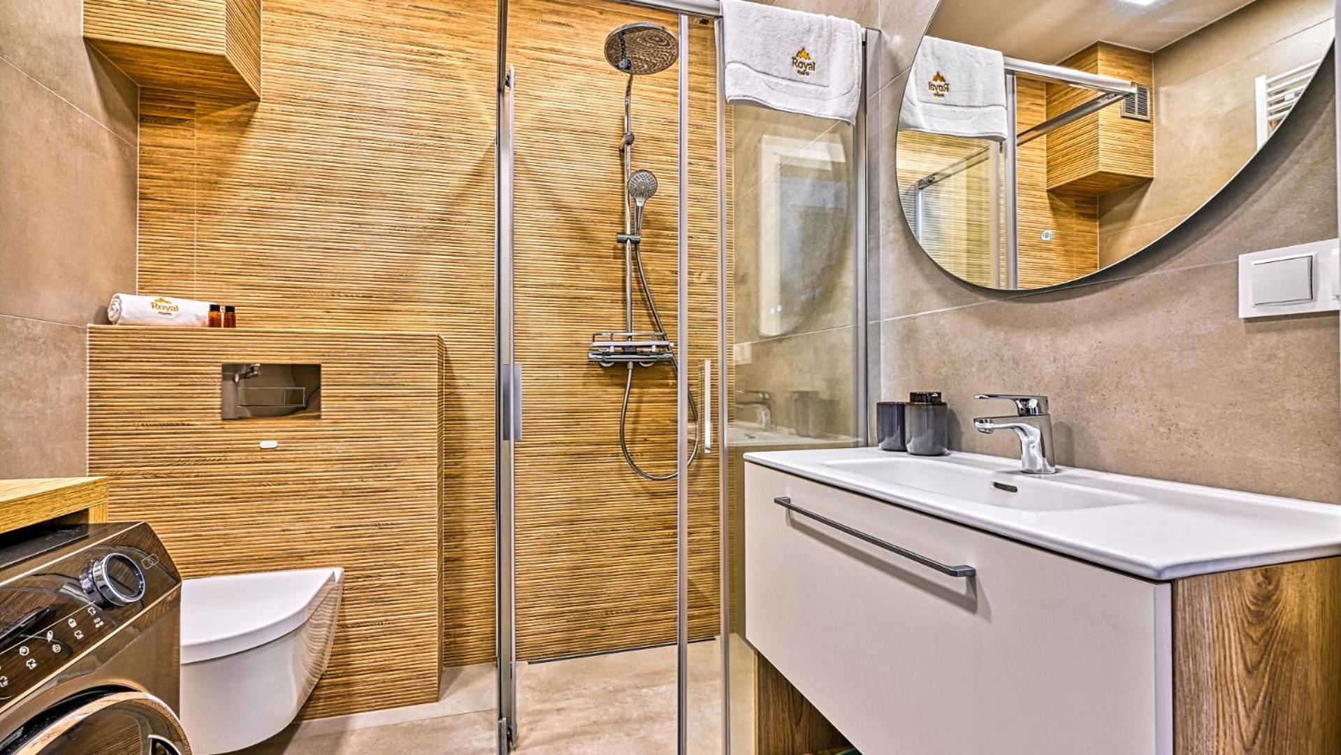 Z Basenem I Saunami Stone Hill Vip Centrum By Royal Aparts Apartment *